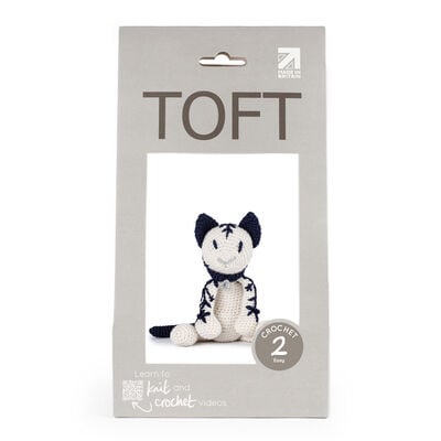 Cat figurine crochet kit
