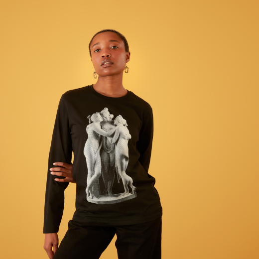 Model is a UK 6 and wears size small