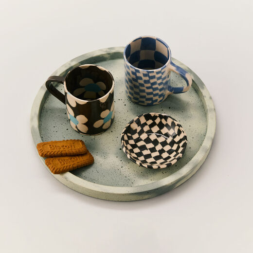 Black & white check dish