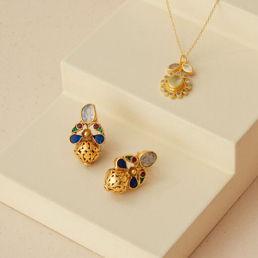Floral earrings by Kastur Jewels