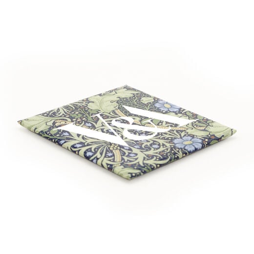 V&A Seaweed magnet