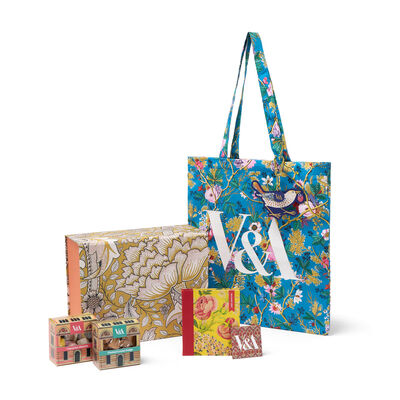 V&A Favourites gift box