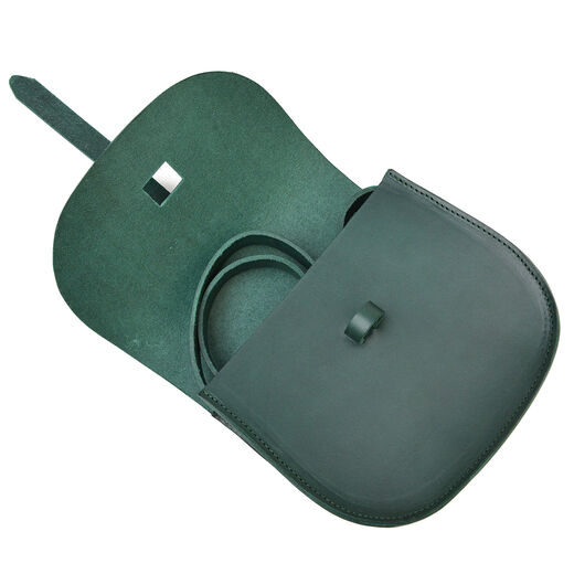 Dark green saddle bag by Natthakur