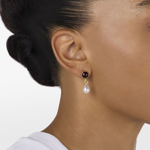 Garnet and pearl stud earrings by Mirabelle&nbsp;