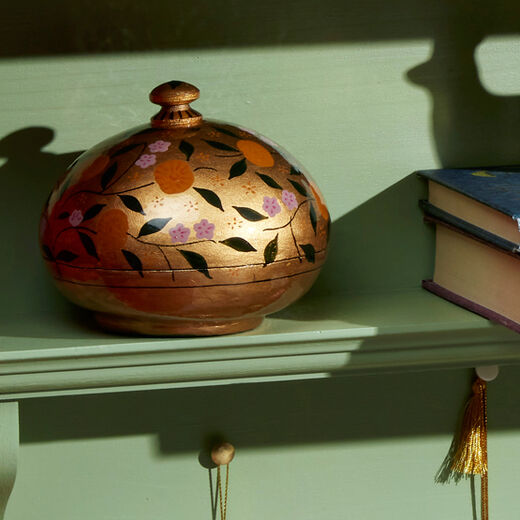 Oranges of the Morris room trinket box