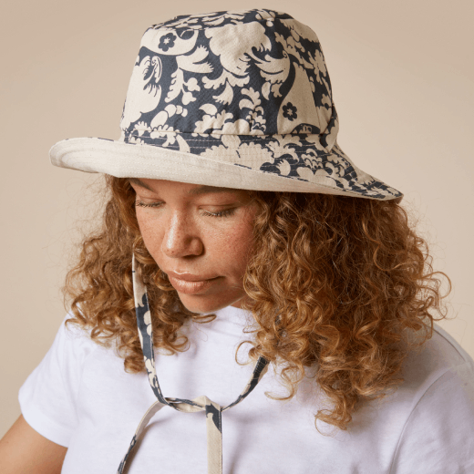 Black patterned bucket hat