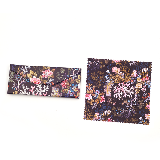 William Kilburn seaweed glasses case with lens cloth