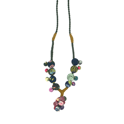 Button silk beads necklace