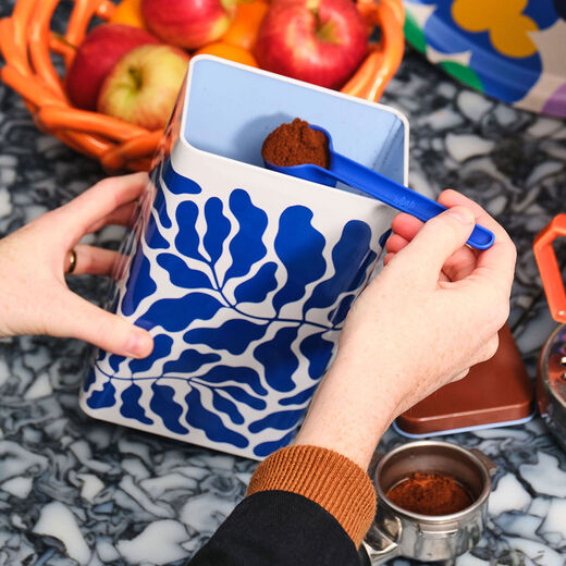 Blue leaves coffee tin