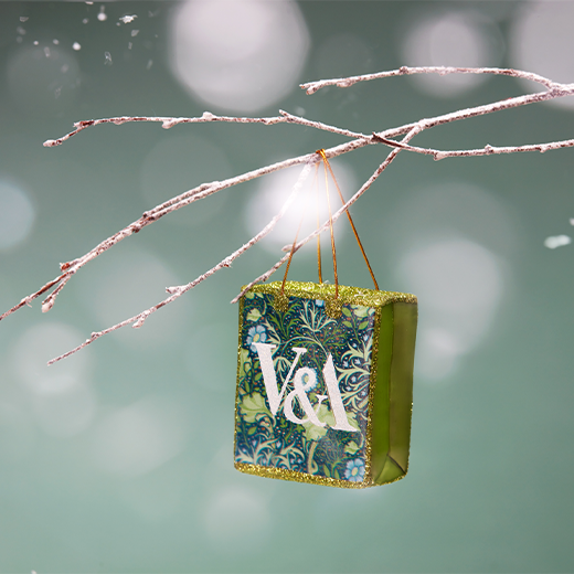 V&A Seaweed tote bag blown glass decoration