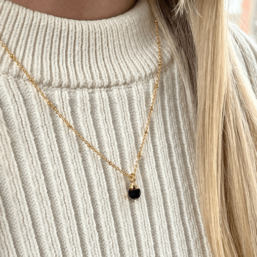 Black onyx pendant necklace by Mirabelle&nbsp;
