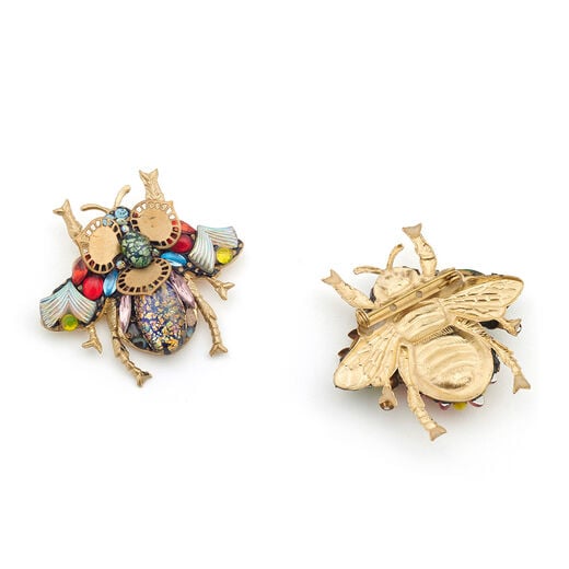 A beautifully bejewelled insect-shaped brooch 