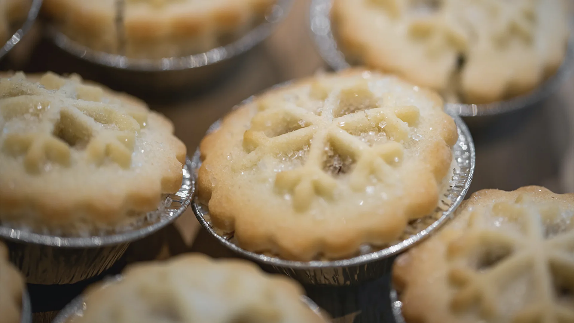 Close up of sugard mince pies
