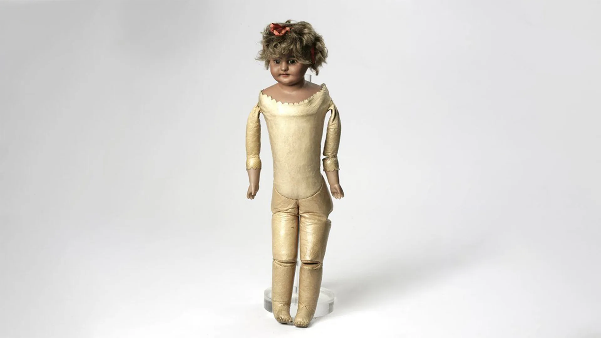 Salome Topsey Moss, a doll with a leather body