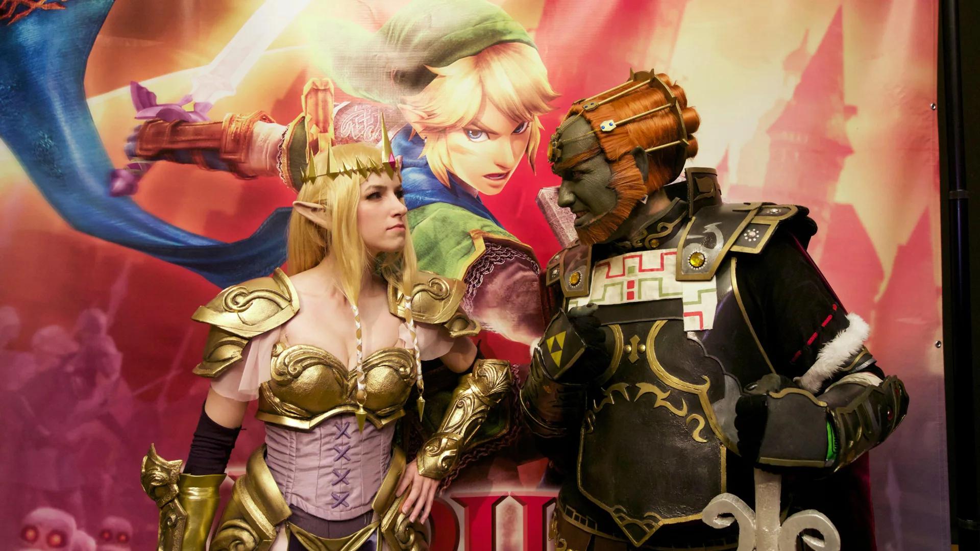 Li Kovacs, dressed as Zelda from The Legend of Zelda poses with Andrew Hoskings, dressed as Ganondorf at a Legend of Zelda event.
